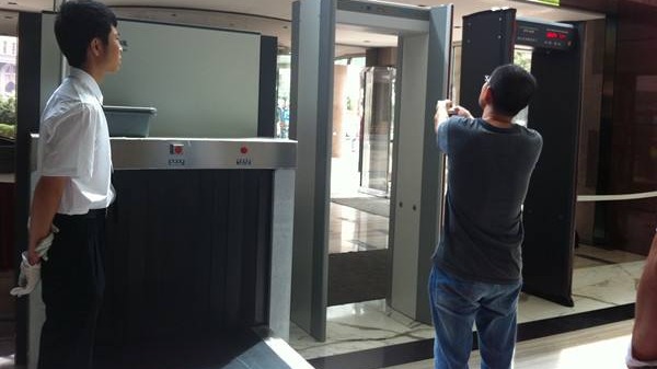 購買x光安檢機(jī)時需要注意的事向