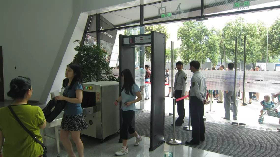 天眼通道式X光安檢機(jī)